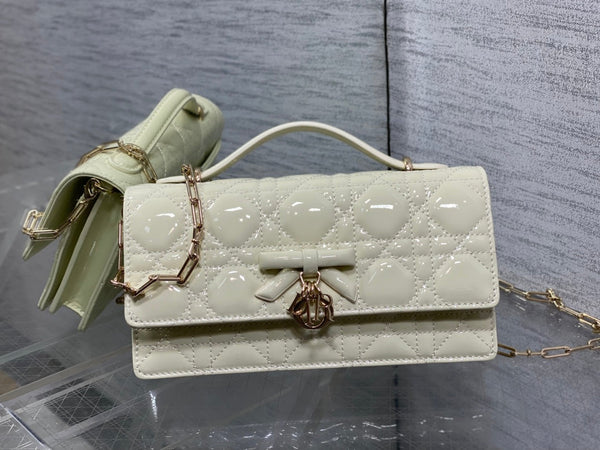 Dior Pochette Chaîne Perle Nœud 26 En Agneau Lustré Ivoire GHW