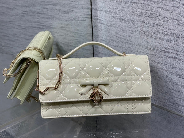Dior Pochette Chaîne Perle Nœud 26 En Agneau Lustré Ivoire GHW