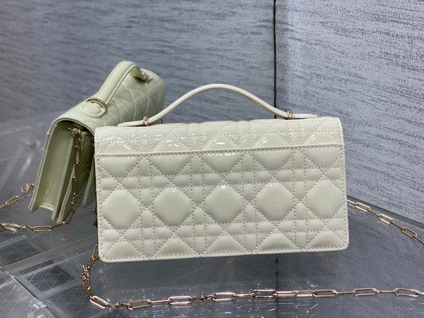Dior Pochette Chaîne Perle Nœud 26 En Agneau Lustré Ivoire GHW