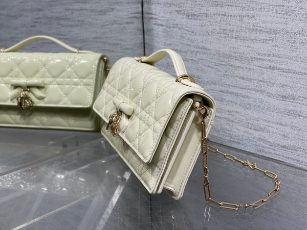 Dior Pochette Chaîne Perle Nœud 26 En Agneau Lustré Ivoire GHW