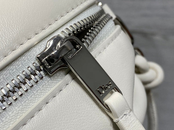 Dior 26 Bow Pouch 20cm in White Lambskin