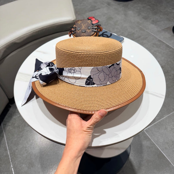 Chapeau en Paille Chanel à Calotte Plate Camel 201531