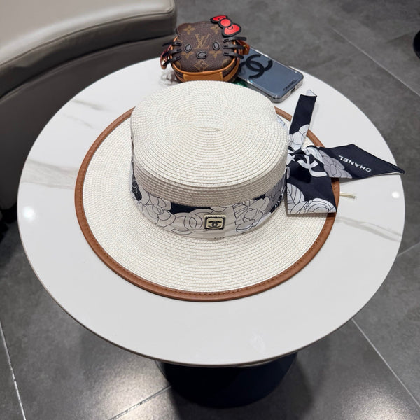 Chapeau de paille blanc à dessus plat Chanel 201529