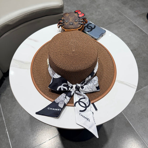 Chapeau de paille marron à calotte plate Chanel 201528