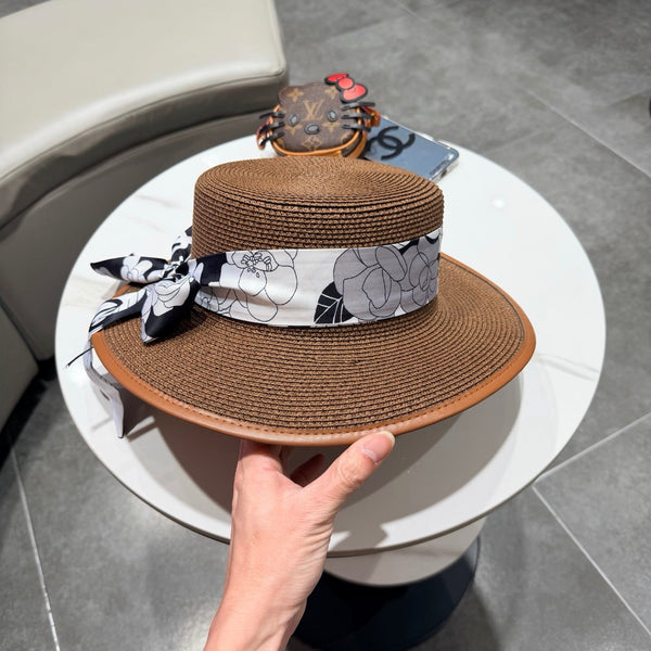 Chapeau de paille marron à calotte plate Chanel 201528