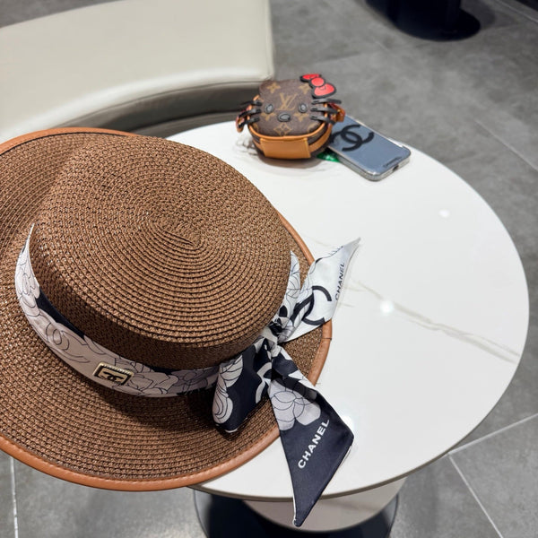 Chapeau de paille marron à calotte plate Chanel 201528