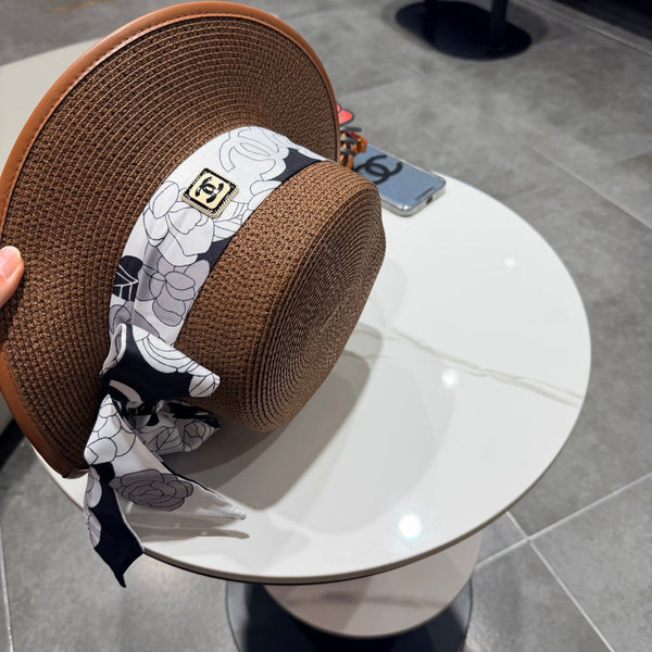Chapeau de paille marron à calotte plate Chanel 201528