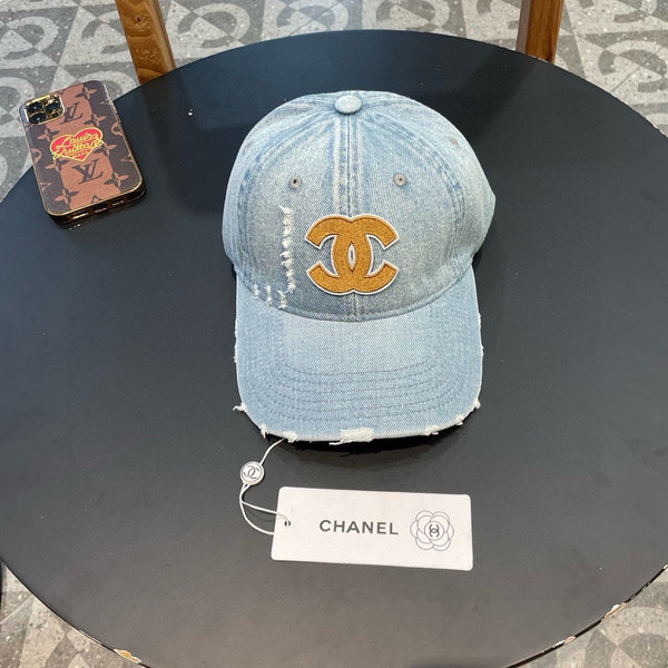 Casquette de baseball Chanel bleu clair en denim 205642