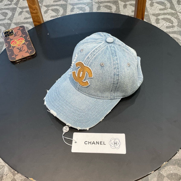 Casquette de baseball Chanel bleu clair en denim 205642