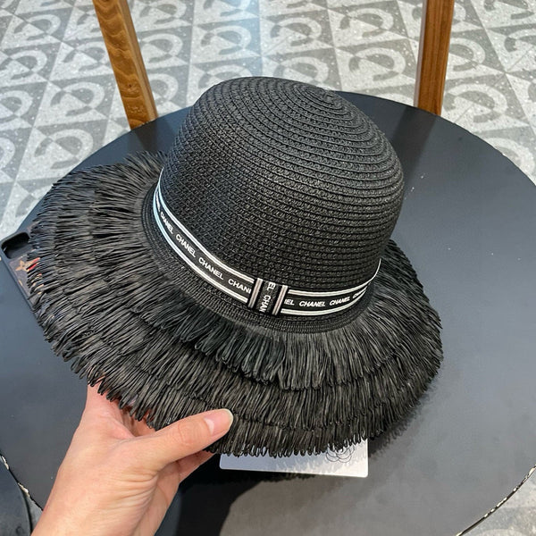 Bob Chanel noir en paille 205630
