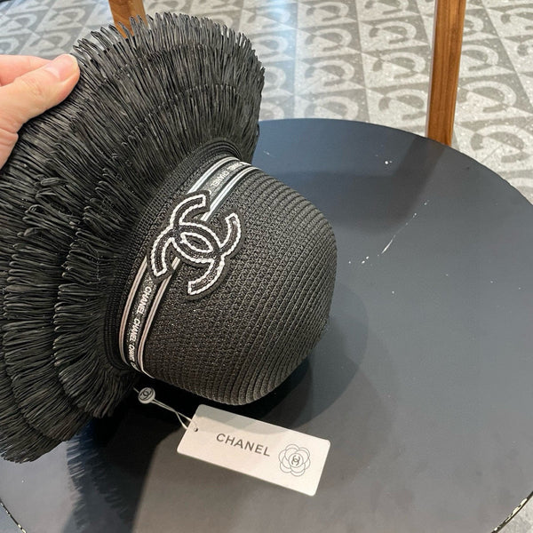 Bob Chanel noir en paille 205630