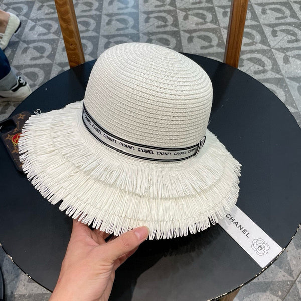 Chapeau cloche Chanel blanc en paille 205628