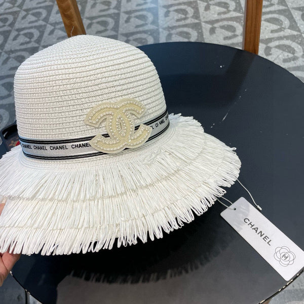 Chapeau cloche Chanel blanc en paille 205628