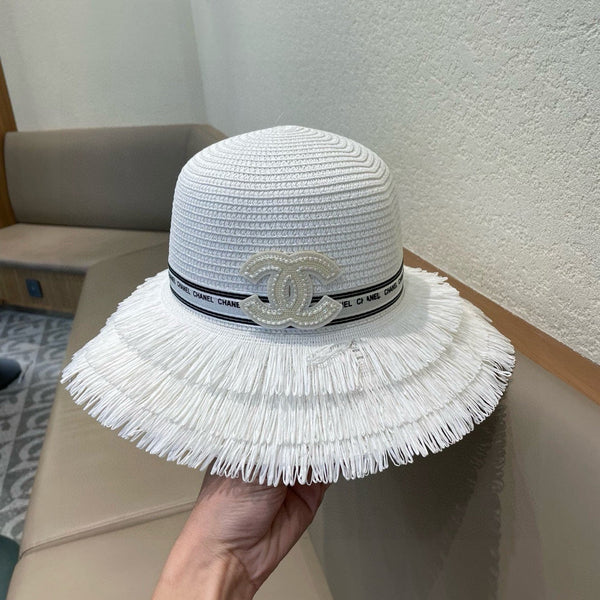 Chapeau cloche Chanel blanc en paille 205628