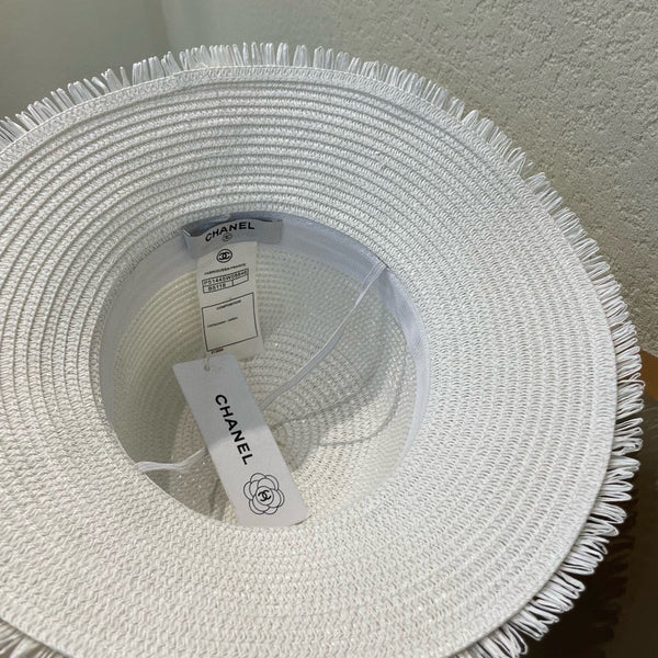 Chapeau cloche Chanel blanc en paille 205628