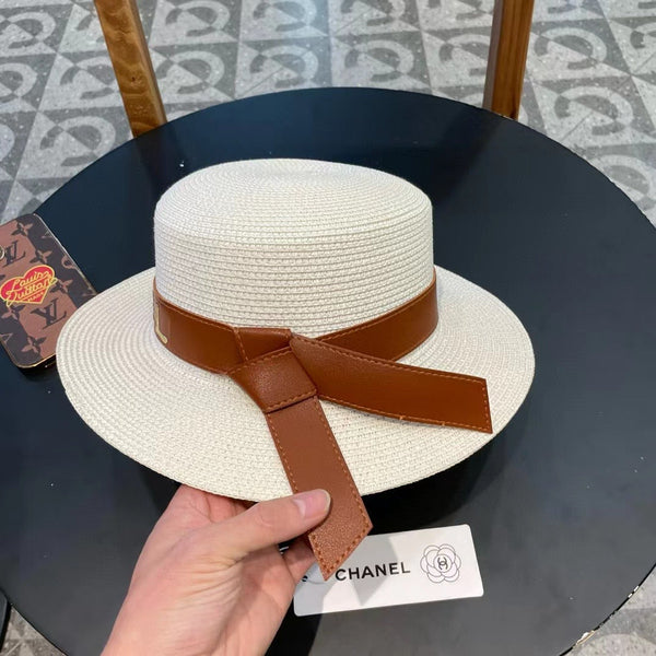 Chapeau tressé Chanel avec bride en cuir blanc en coton 205615
