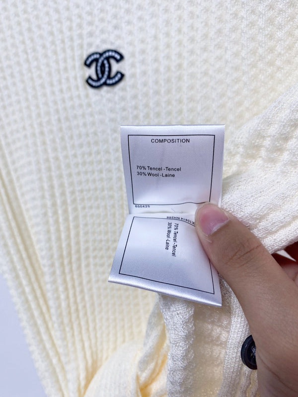 Chanel Vest Cream in Tencel 194296