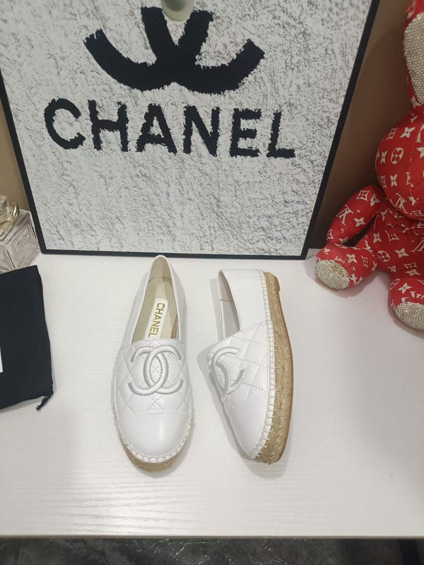 Chanel Espadrilles Blanc en Cuir de Vachette 684835