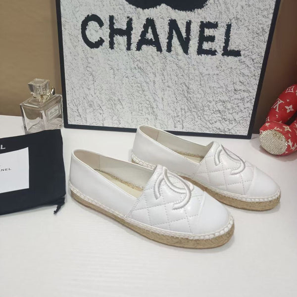 Chanel Espadrilles Blanc en Cuir de Vachette 684835