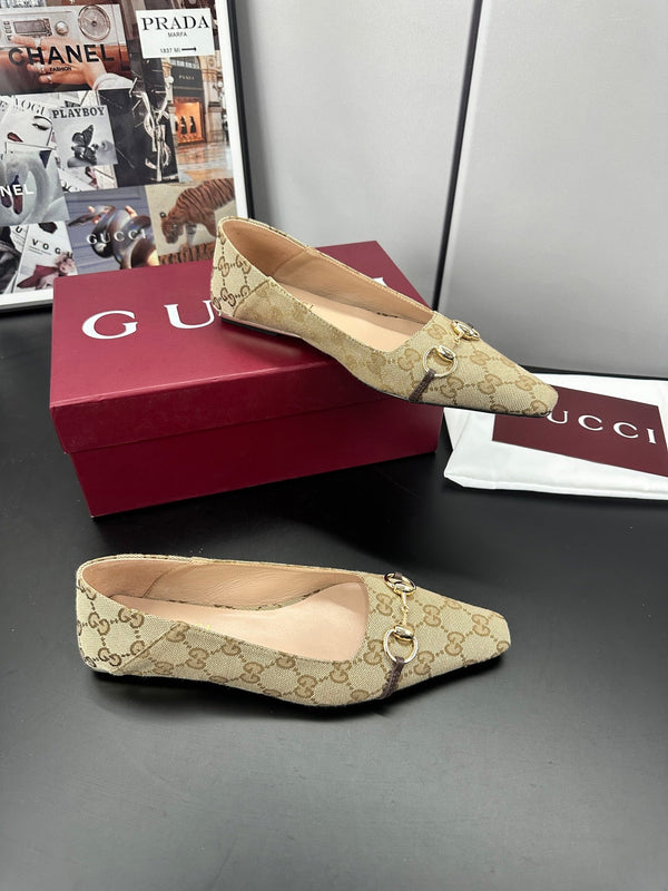 Gucci 26 Vittoria Horsebit GG Canvas Ballet Flats Brown in Leather 688312