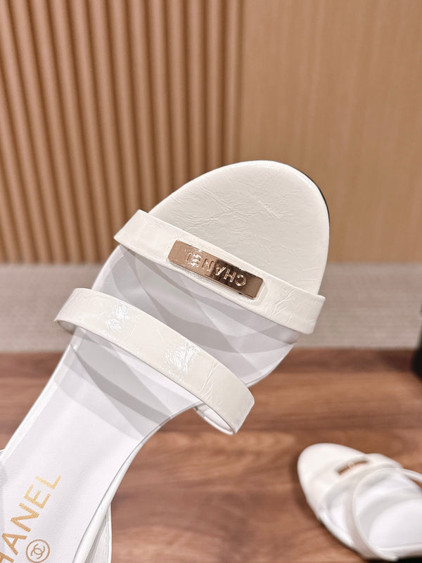 CC 26SS Gold Buckle Strappy High-Heeled 85 Sandals White in Cowhide 692566