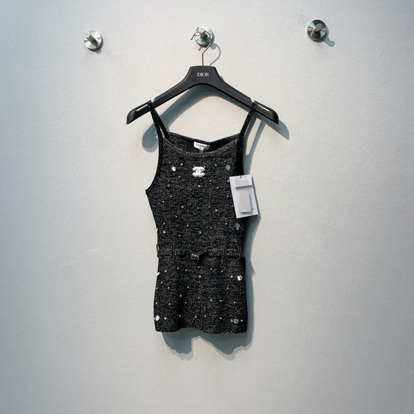 Chanel 26 Camisole en laine noire avec strass 254174