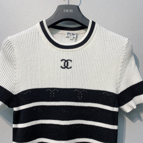 T-shirt court à manches courtes en maille rayée Chanel 26 blanc noir en Tencel 254161