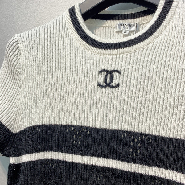 T-shirt court à manches courtes en maille rayée Chanel 26 blanc noir en Tencel 254161