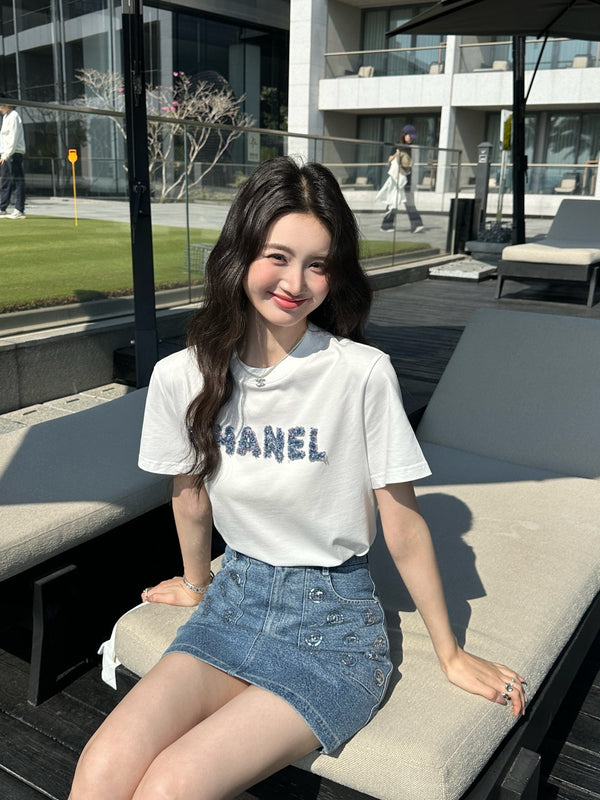 T-shirt en coton blanc brodé de motifs appliqués Chanel 26 251605