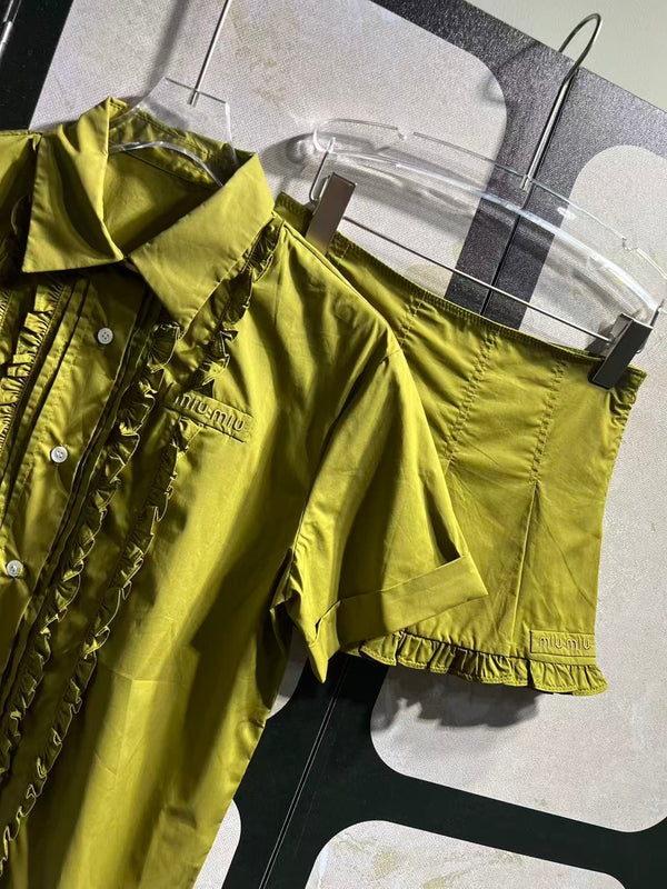 Chemisier à manches courtes vert à volants et jupe en coton Miu Miu 250945