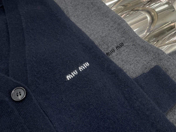 Gilet en cachemire Miu Miu 26 à ouverture latérale 195719