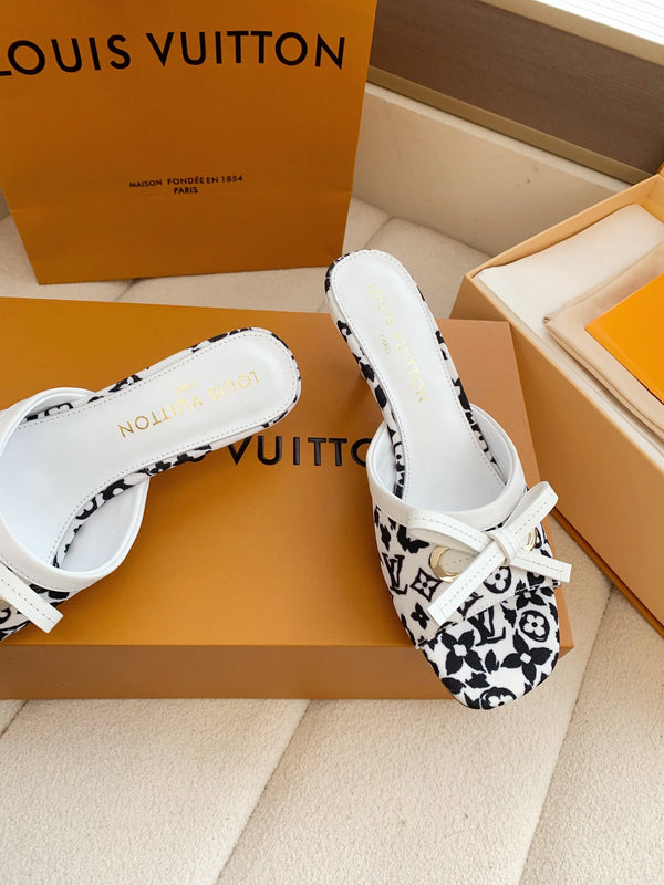 LV 26SS Single Kitten Heel Sandals 55 White Black in Cowhide 703052