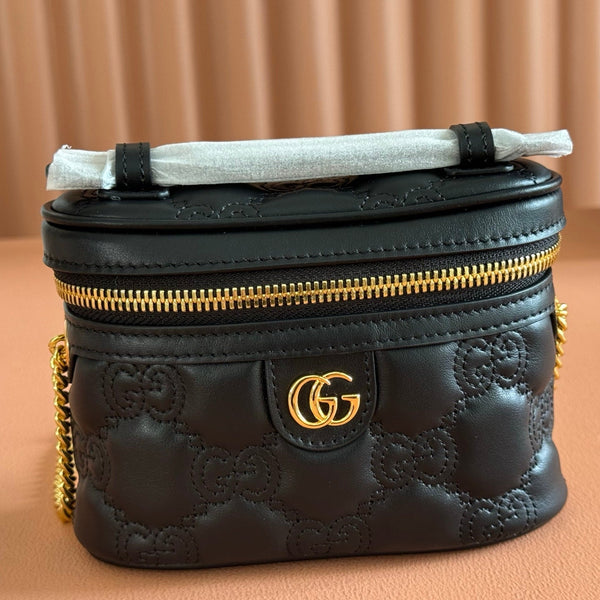 Gucci GG Matelassé Mini Bag 16 Black in Quilted Leather 284907