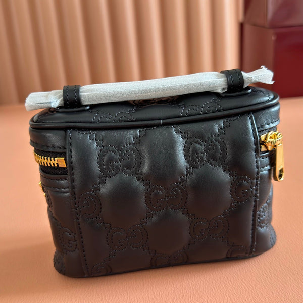Gucci GG Matelassé Mini Bag 16 Black in Quilted Leather 284907