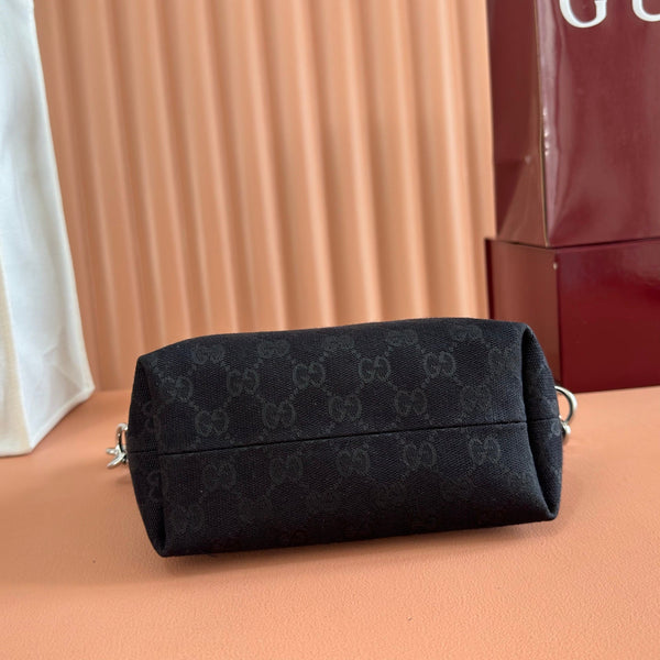 Gucci 26 Sac bandoulière Coach Shay 25,5 Noir en denim 284957