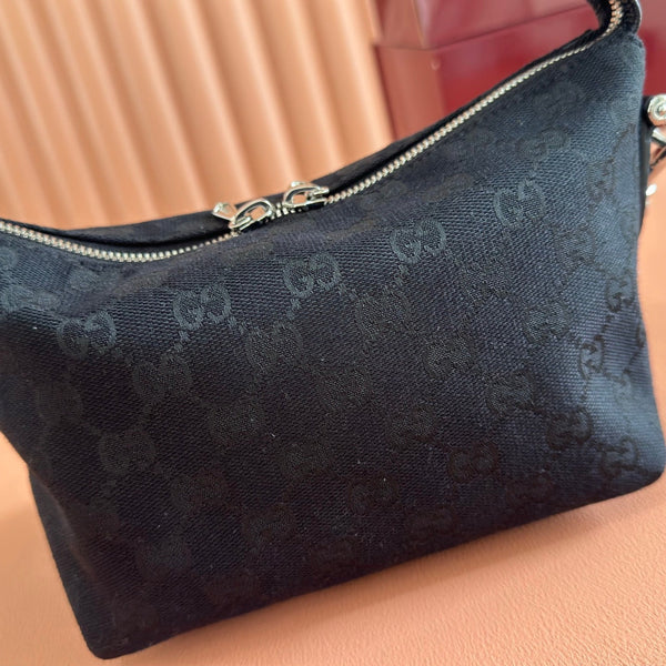 Gucci 26 Sac bandoulière Coach Shay 25,5 Noir en denim 284957
