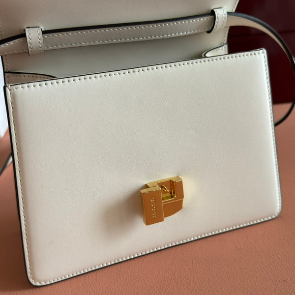 Gucci Sylvie Mini Bag 20 White Gold  in Cowhide 285220