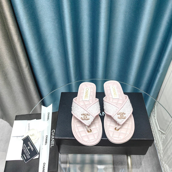 Chanel 26P Flip-Flops Light Pink in Woven 712317