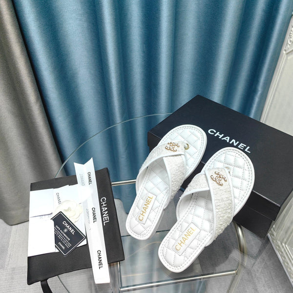 Chanel 26P Flip-Flops White in Woven 712312