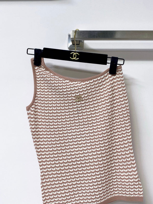 Chanel 26 Vest Light Brown in Wool 278138