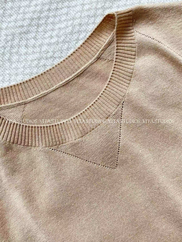 Chanel 26 Crew Neck Knit Short-Sleeve T-Shirt Beige in Cashmere 279385