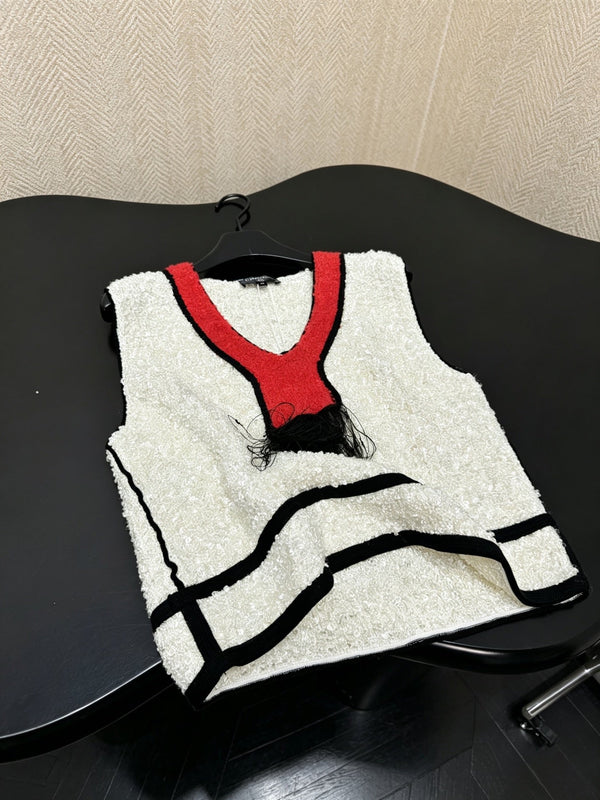 Chanel Vest White Red in Tweed 274147