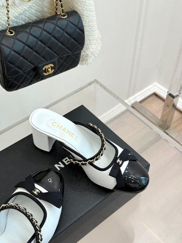 Chanel Double C Bow Chain Slingback White Black in Cowhide 717779
