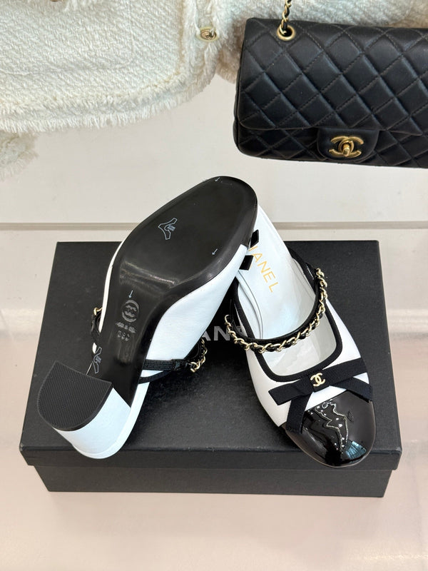 Chanel Double C Bow Chain Slingback White Black in Cowhide 717779