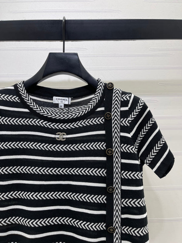 Haut à manches courtes Chanel 26 noir en coton nitrilé 373098