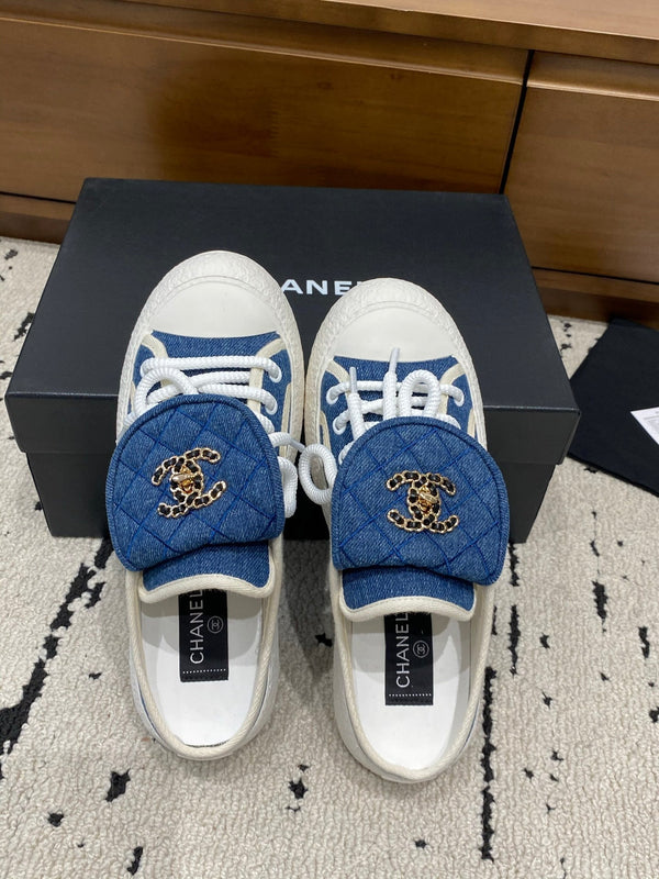 Chanel 26 Mules Casual Blue in Fabric 729326