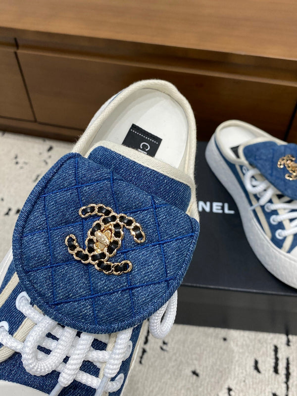 Chanel 26 Mules Casual Blue in Fabric 729326