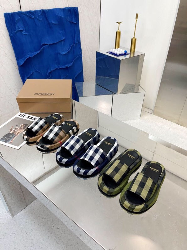 Burberry 26 Check Slippers Green Black in Cotton Linen 729728