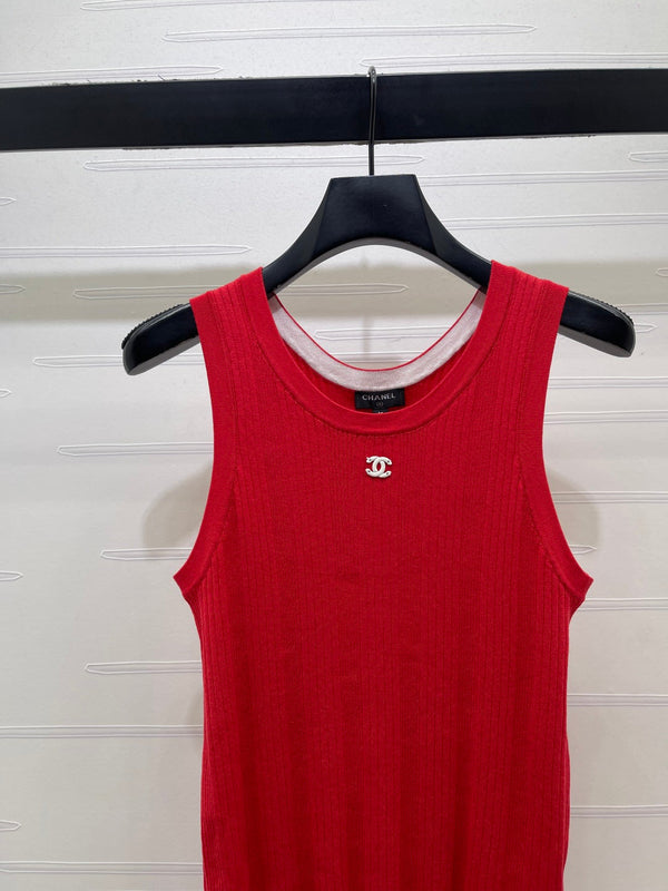 Chanel 2026 Vertical Ribbed Crew Neck Knit Vest Red in Knit Fabric 376044