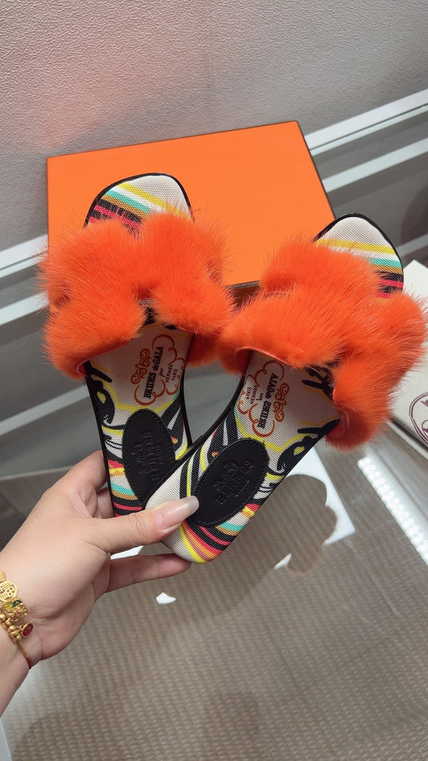 Sandales plates bout ouvert Hermes H-Style orange en fourrure de vison 739515
